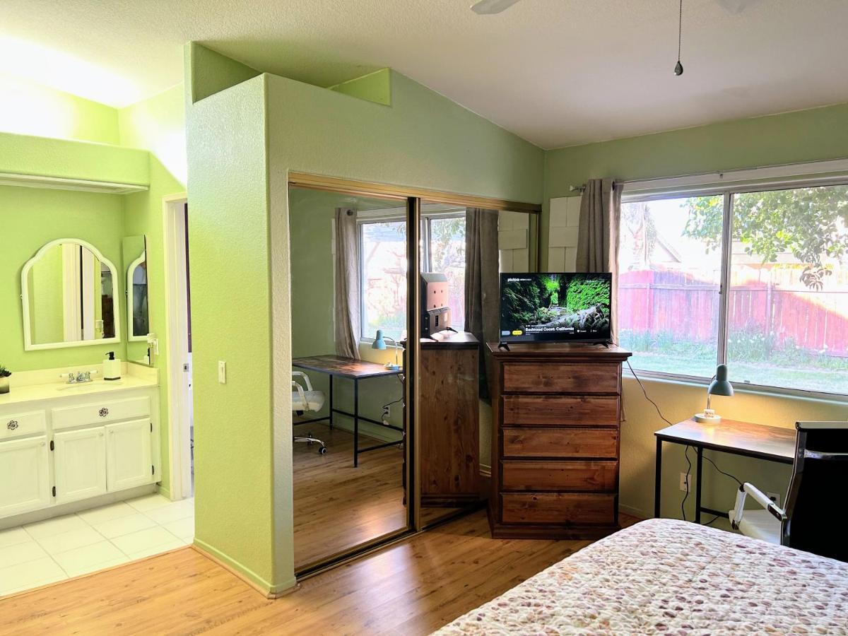 Vineyard Vista Suite With Tv And Private Bathroom Hemet Esterno foto